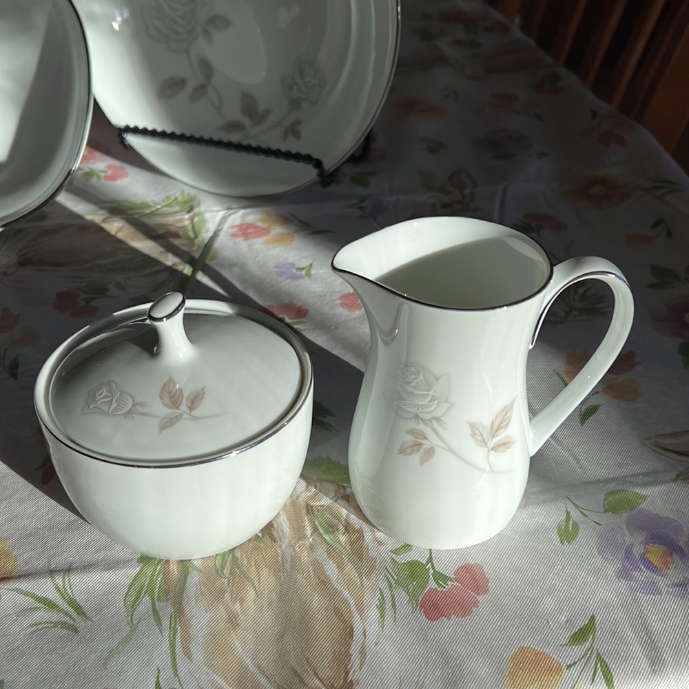 🦃🎁🐰NORITAKE “ROSAY” 6216 7 PC CHINA SET 🌹 - Picture 4 of 12